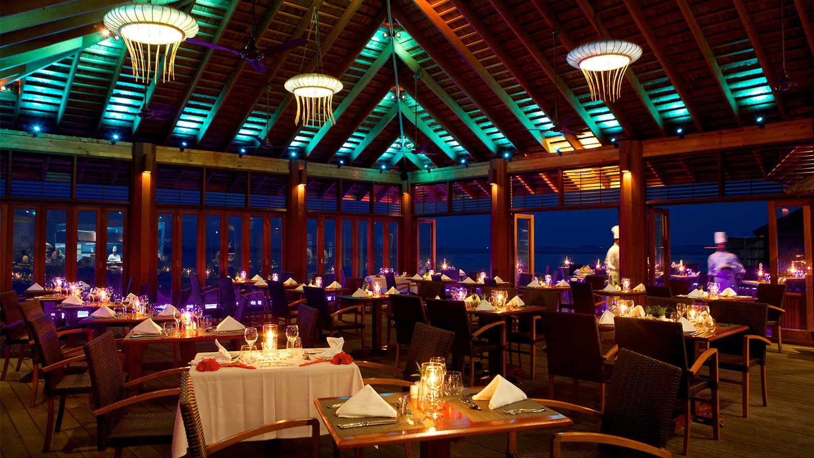 ‘O’ Restaurant nearby Beach Villas